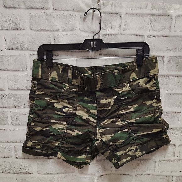 Woodland Camouflage Cargo Shorts in Green and Brown - Picture 1 of 3